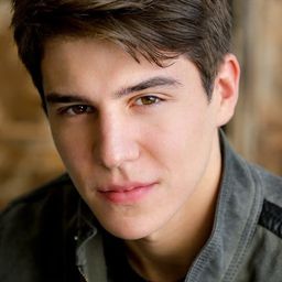 麥可·葛蘭 飾演 Colt