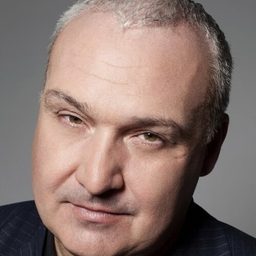 Frank Harper 飾演 Joe Brass