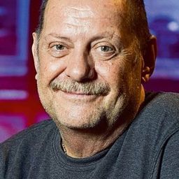 路易斯·盧克 飾演 Luis Ayala