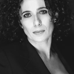 Francesca Antonelli 飾演 Mariella