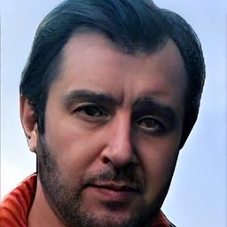 Aleksandr Karpov 飾演 Panas