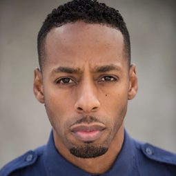 Michael Franklin 飾演 