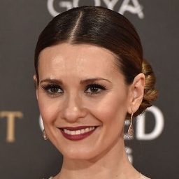 Elena Ballesteros 飾演 Oliva