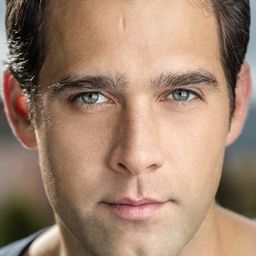 Jason Wishnowski 飾演 Ted