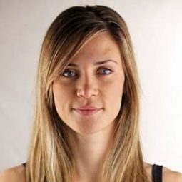 愛莉·塔塔林 飾演 US X Girl