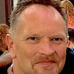 James D.R. Hickox - 邪惡園丁演員 飾演Chuck