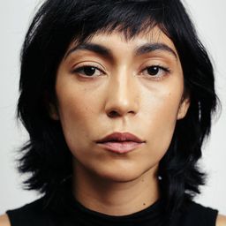 Rallén Montenegro 飾演 Sayen