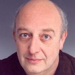 Philippe Faure 飾演 Narrator (voice)