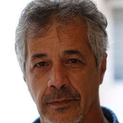 Matti Seri 飾演 Gun Dealer