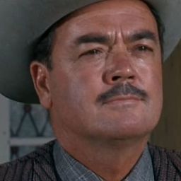 Harry Carter 飾演 Charley