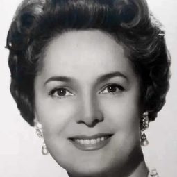 Begum Aga Khan III 飾演 Self