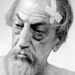 Francisco Reiguera 飾演 Father Superior