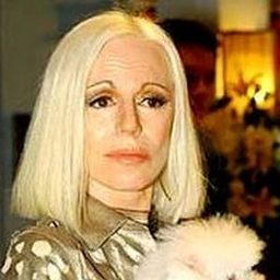 Ariclê Perez - 街童日記演員 飾演Teacher