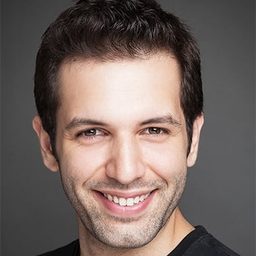 恰格勒·恰塔納克 飾演 Ulas