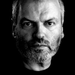 Jonathan Ryan - 海岸大捕怪演員 飾演Sergeant Kenefick