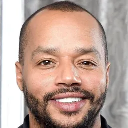 唐諾·費森 飾演 Self