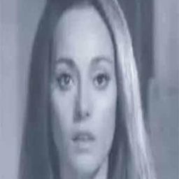 Nora Larraga 'Karla' - Cuernos debajo de la cama演員 飾演