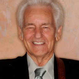 Del McCoury 飾演 Self