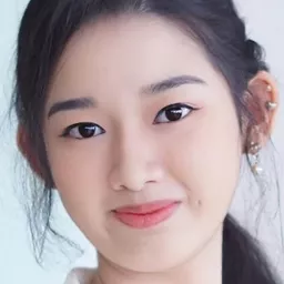 Ramita Rattanapakdee 飾演 Yah