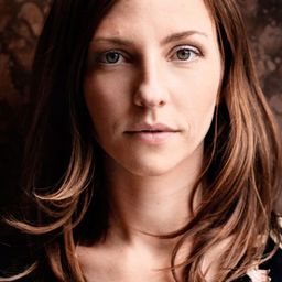 卡芙蓮娜舒勒 飾演 Bianca März