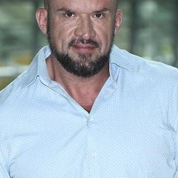 湯瑪茲·歐斯維辛斯基 飾演 TIR Driver