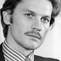 Helmut Berger 飾演 Lord Burghersh