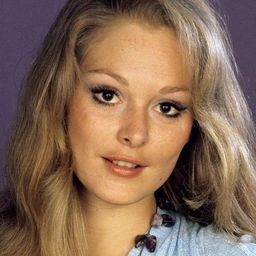 Jenny Hanley 飾演 Sarah Framsen