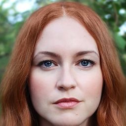 Allison Dawn Doiron 飾演 Jenny