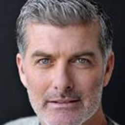 Barry Price 飾演 General William Howe