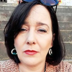 Ana Garibaldi - 被告演員 飾演Marisa