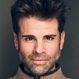 Joseph Anthony Sernio 飾演 Vincent