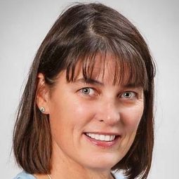 Mary Neal - 彼岸的真相演員 飾演Self - Orthopedic Spine Surgeon