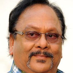Krishnam Raju 飾演 Paramahamsa