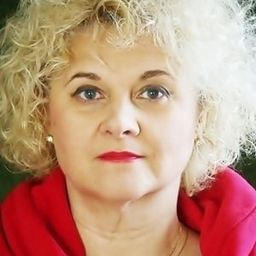 Dorota Wierzbicka-Matarrelli 飾演 Mother of 'Magik'