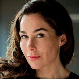 哈琳娜·雷金 飾演 Hanna