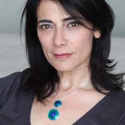 希安·阿巴斯 飾演 Madame Miroun