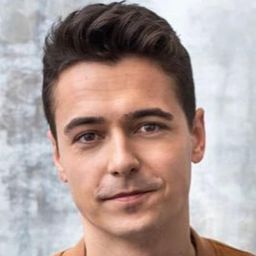 Tanner Zipchen - 血疫演員 飾演Zombie