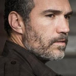 薩爾瓦多德爾索拉 飾演 Fede