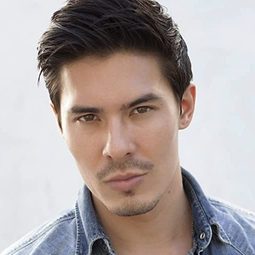 劉易斯·譚 - 死侍 2演員 飾演Shatterstar