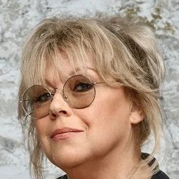 Marie Nilsson-Lind 飾演 Self