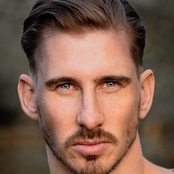 Tom Clark - 蟻俠與黃蜂女：量子狂熱演員 飾演Axia Restaurant Bartender