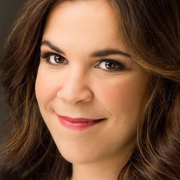 Lindsay Mendez - 友情歲月演員 飾演Mary Flynn