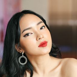 Châu Bùi 飾演 Yến