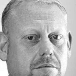 Tony Fadil 飾演 PS Sean Cooper