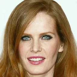 Rebecca Mader 飾演 Zooey Wigner