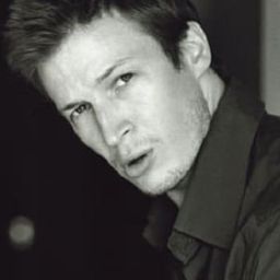 大衛佛萊 飾演 Deputy Jenson