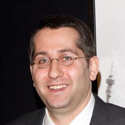 David Guggenheim - 聖誕大件事編劇
