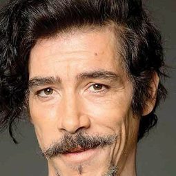 奧斯卡·賈恩那達 - ¡Atraco!演員 飾演Ramos