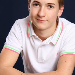 Martin Nissen 飾演 Seth