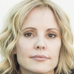 Emma Caulfield - 想當年演員 飾演Molly